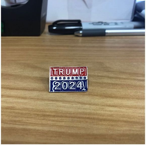 TRUMP 2024 LAPEL PIN Collector’s Item President Donald Trump Campaign Pin NEW - Picture 3 of 5
